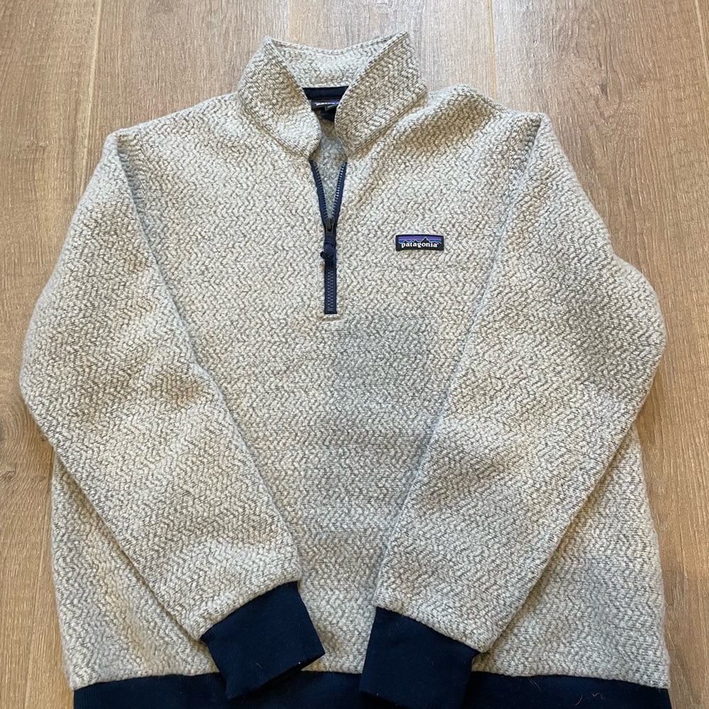 Patagonia quarter zip sweatshirt
